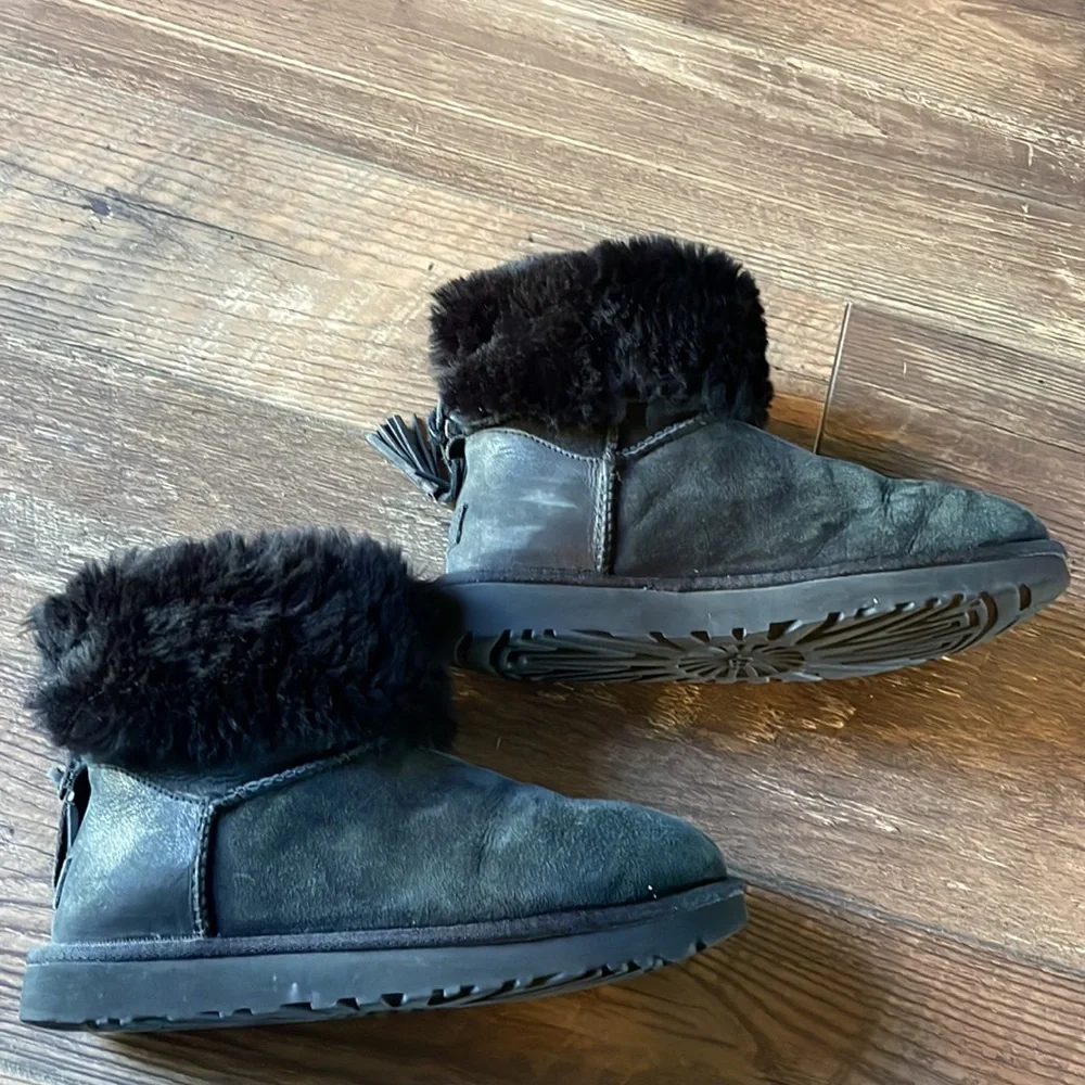 UGG Boots - Picture 13 of 13